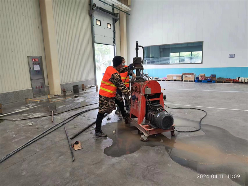 勃利厂房地面下沉塌陷注浆加固施工